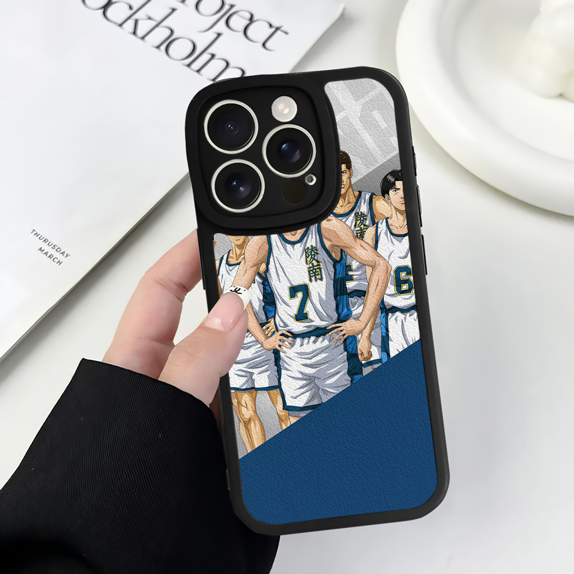 （画像用） SLAM DUNK／スラムダンク 【iPhone 16シリーズ対応】シリコンスマホケース（レザー調） 材質：シリコン